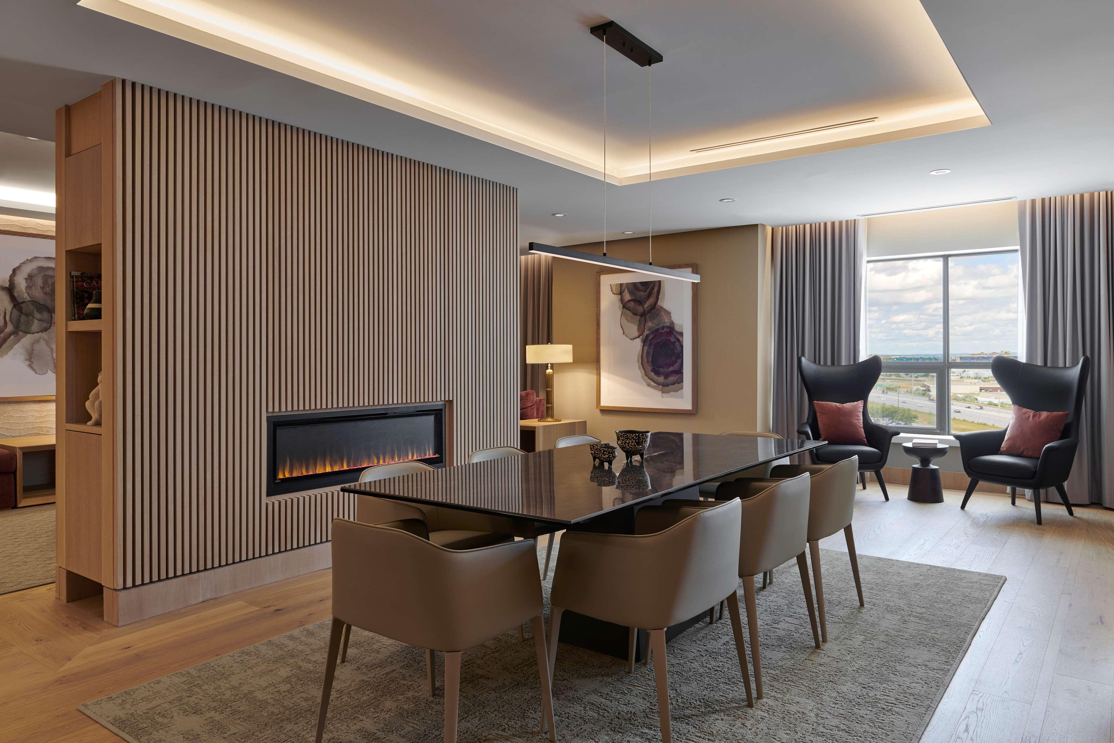 ฮิลตัน โตรอนโต แอร์พอร์ต โฮเต็ลแอนด์สวีท Hotel มิสซิสซอกา ภายนอก รูปภาพ