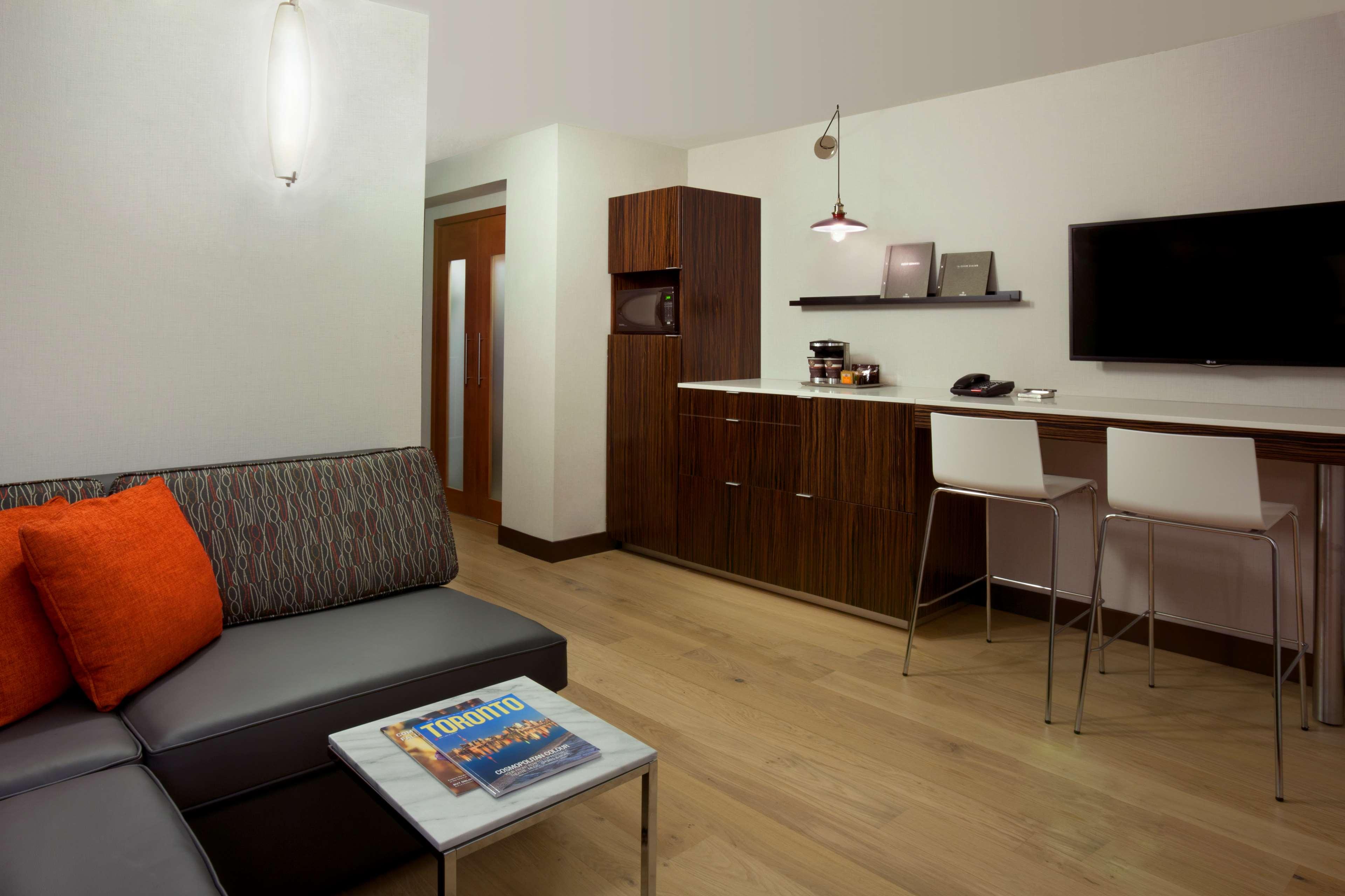 ฮิลตัน โตรอนโต แอร์พอร์ต โฮเต็ลแอนด์สวีท Hotel มิสซิสซอกา ภายนอก รูปภาพ