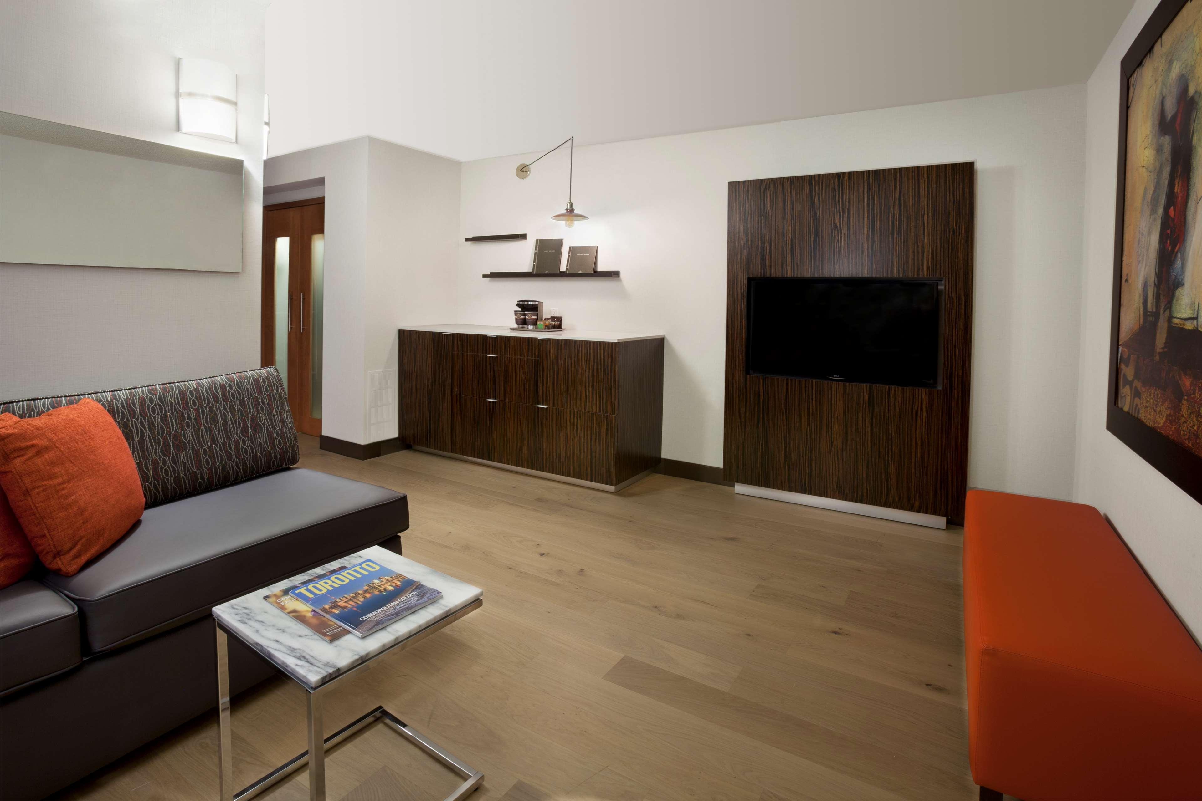 ฮิลตัน โตรอนโต แอร์พอร์ต โฮเต็ลแอนด์สวีท Hotel มิสซิสซอกา ภายนอก รูปภาพ