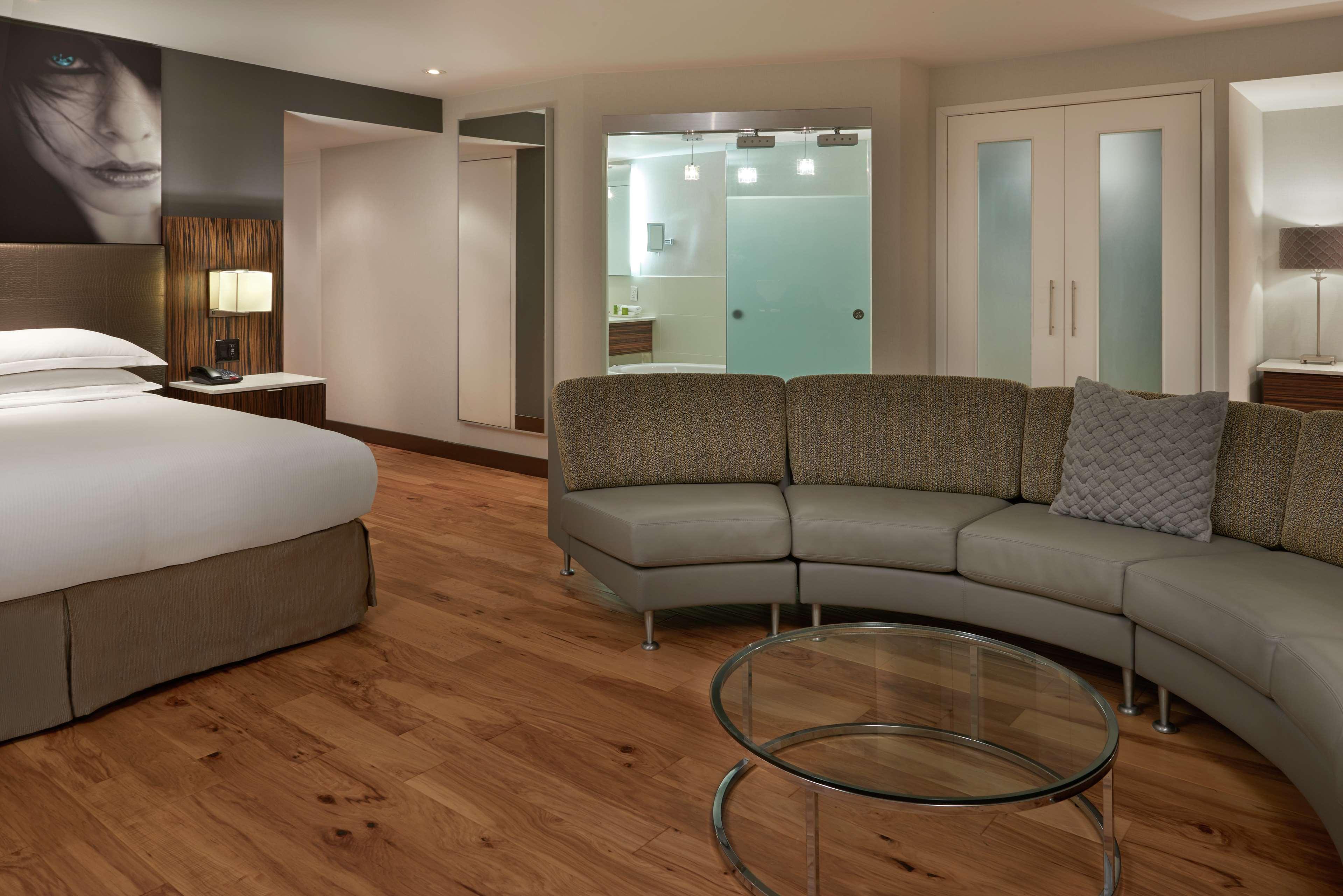 ฮิลตัน โตรอนโต แอร์พอร์ต โฮเต็ลแอนด์สวีท Hotel มิสซิสซอกา ภายนอก รูปภาพ