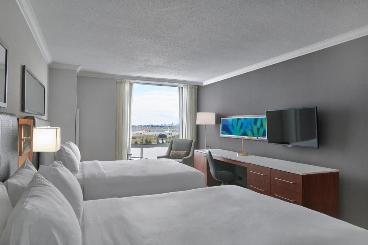 ฮิลตัน โตรอนโต แอร์พอร์ต โฮเต็ลแอนด์สวีท Hotel มิสซิสซอกา ภายนอก รูปภาพ