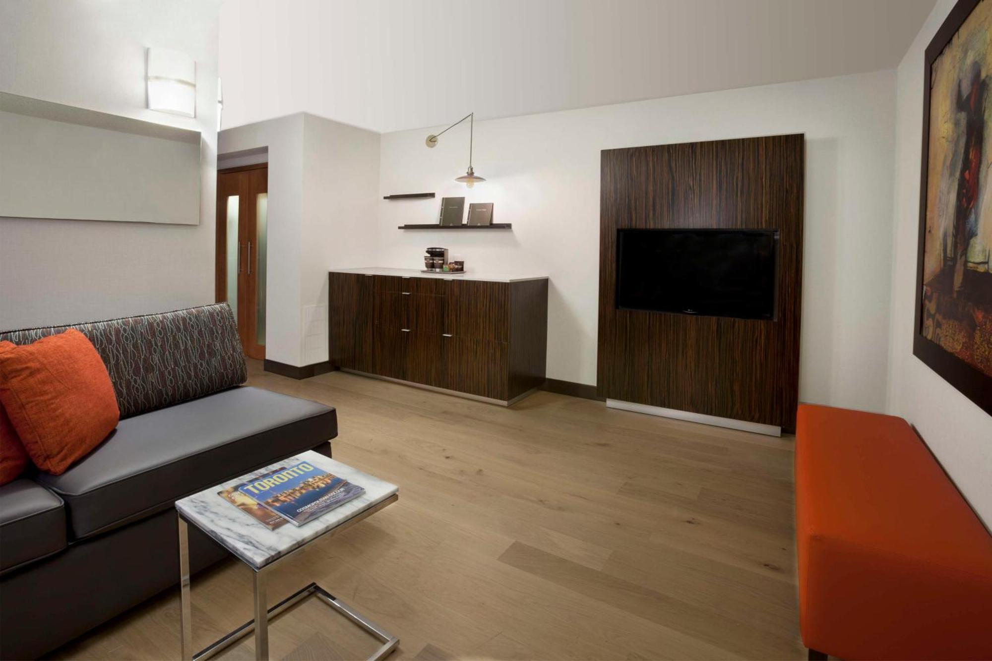 ฮิลตัน โตรอนโต แอร์พอร์ต โฮเต็ลแอนด์สวีท Hotel มิสซิสซอกา ภายนอก รูปภาพ